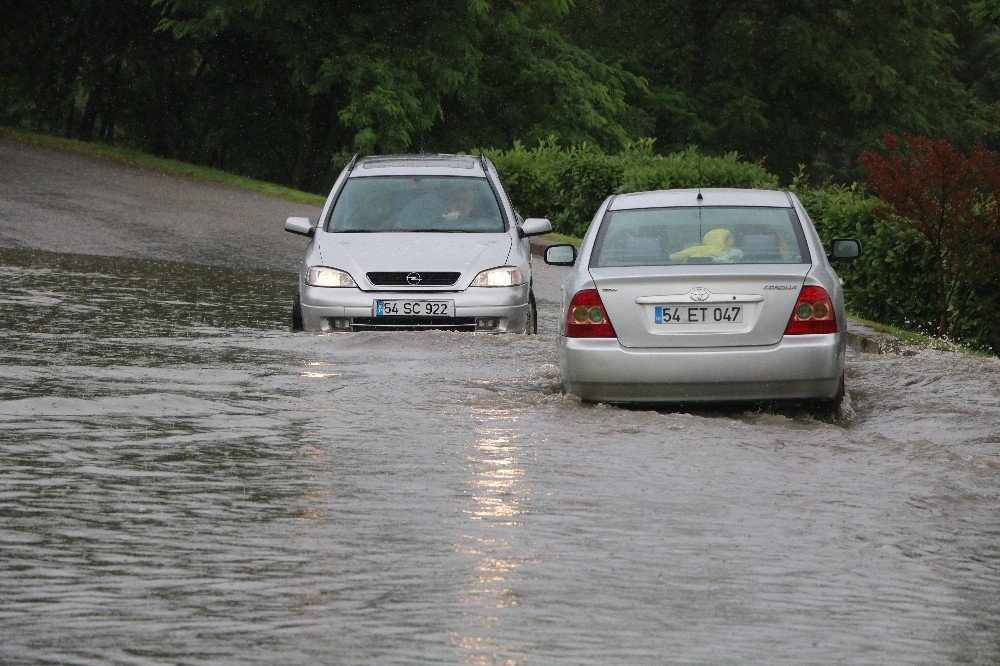 Sakarya’da Yağmur Hayatı Olumsuz Etkiledi