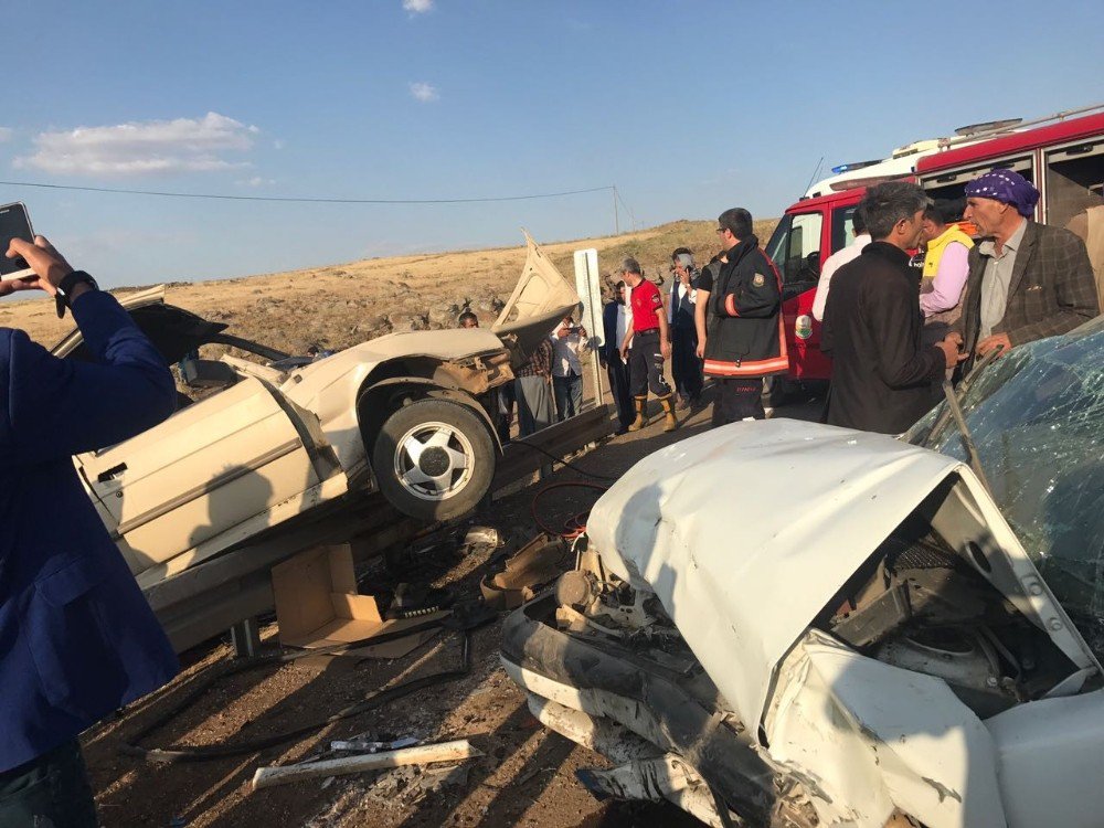 Şanlıurfa’da Otomobiller Kafa Kafaya Çarpıştı: 7 Yaralı