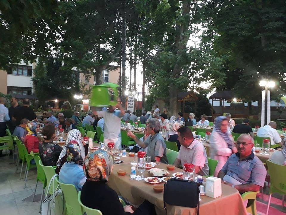 Malatya Lisesi Mezunları İftar Yemeğinde Bir Araya Geldi