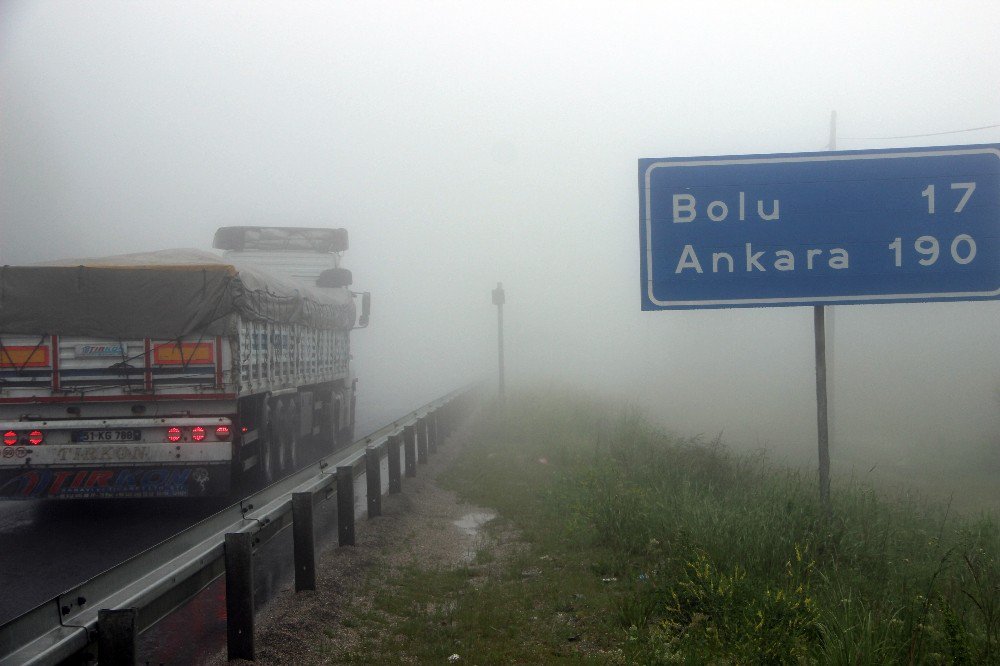 Bolu Dağında Yoğun Sis Etkili Oluyor