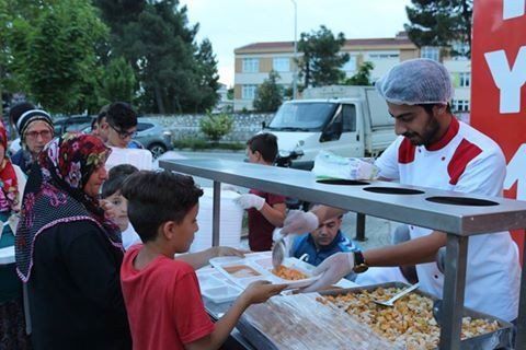 Aynı Sofrada Olmanın Mutluluğu Yaşanıyor