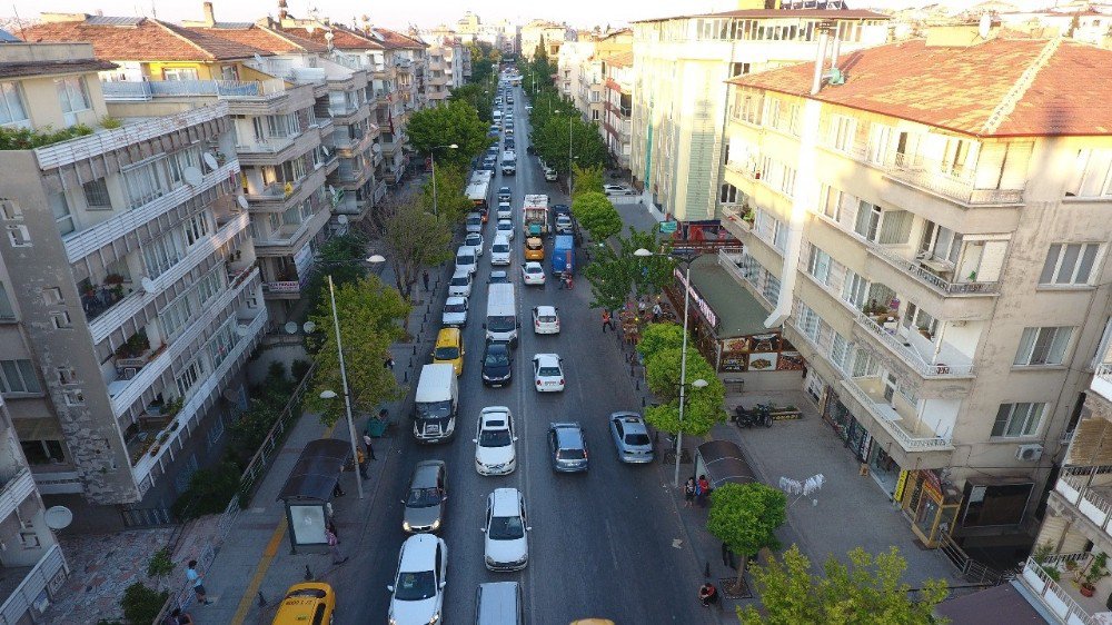 Atatürk Bulvarı İle Kemal Köker Caddesi Tek Yönlü Oluyor