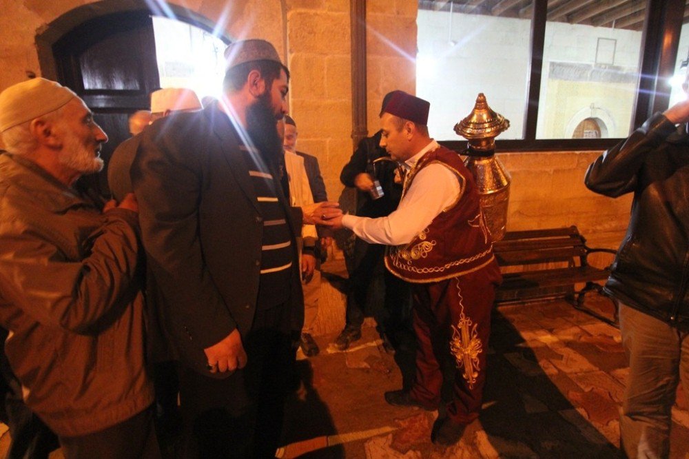 Bayburt Belediyesi’nden Osmanlı Şerbeti İkramı
