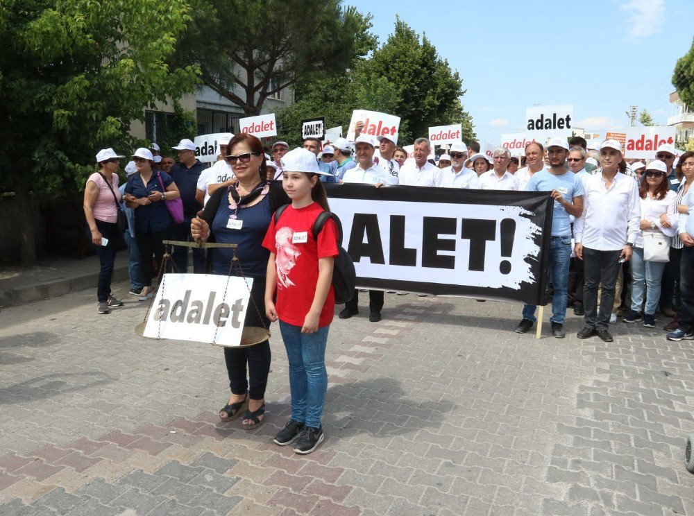 İzmir Chp’nin "Adalet Yürüyüşü" Akhisar’da