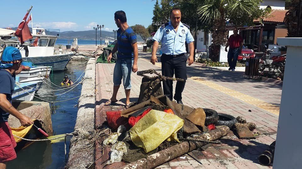 Güllük Plajında Denizden Çıkanlar Şaşırttı