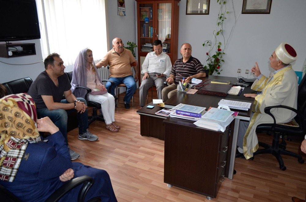 İslamiyet’i Seçen Ukraynalı Zarudnia, Zehra İsmini Aldı