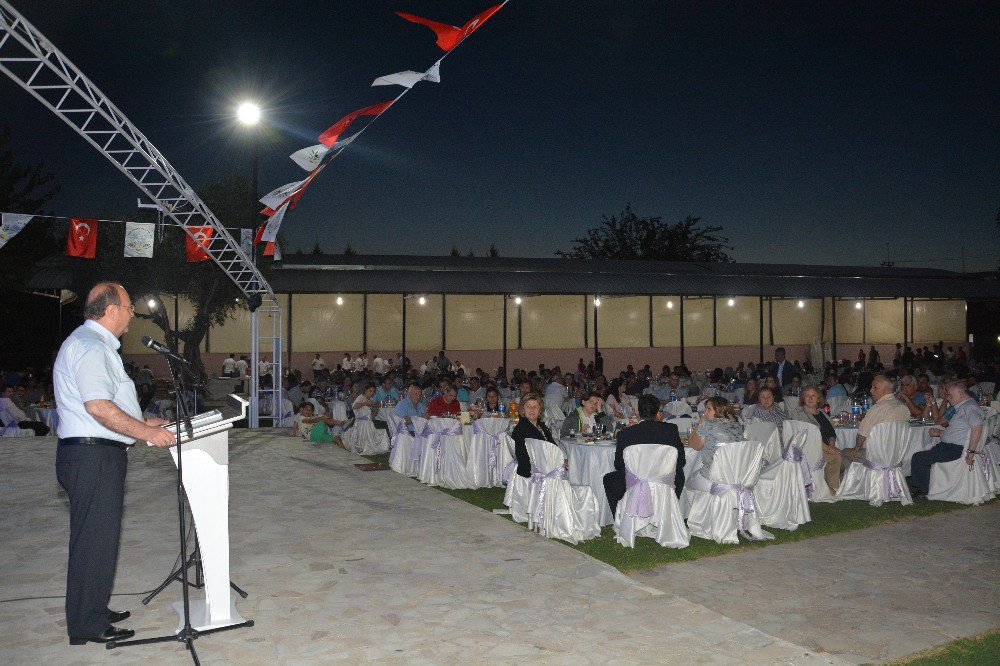 Efeler Belediye Personeli İftar Yemeğinde Bir Araya Geldi