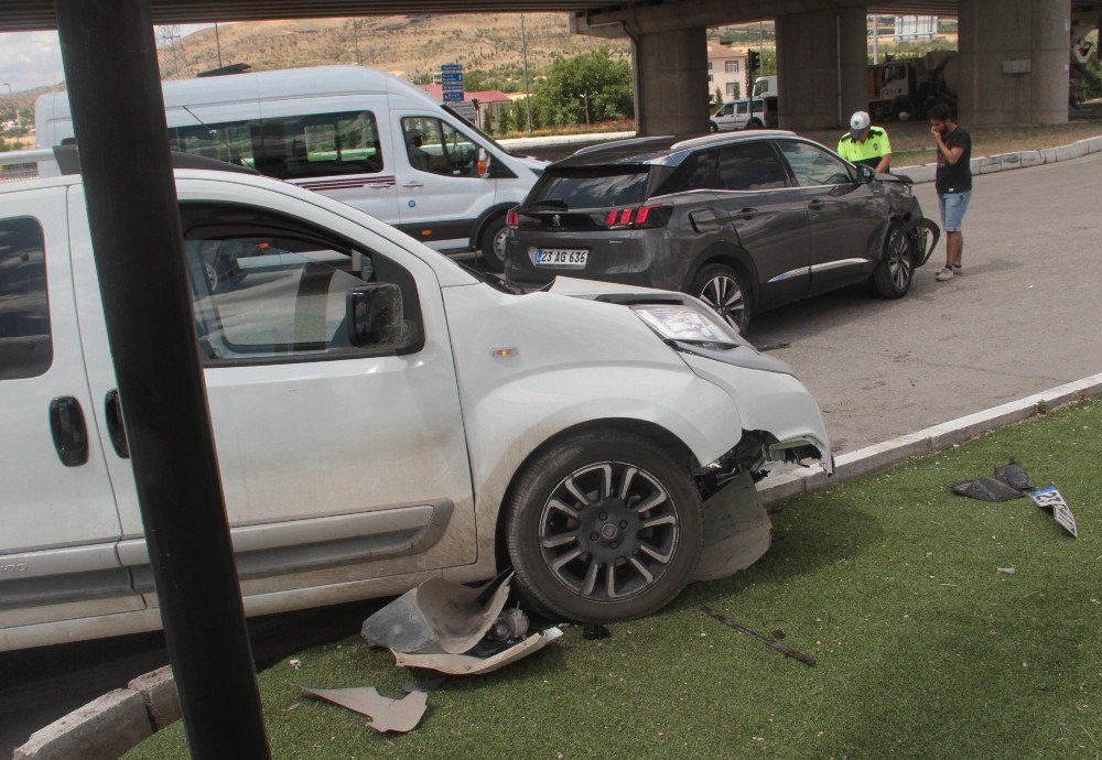 Elazığ’da Trafik Kazası:2 Yaralı