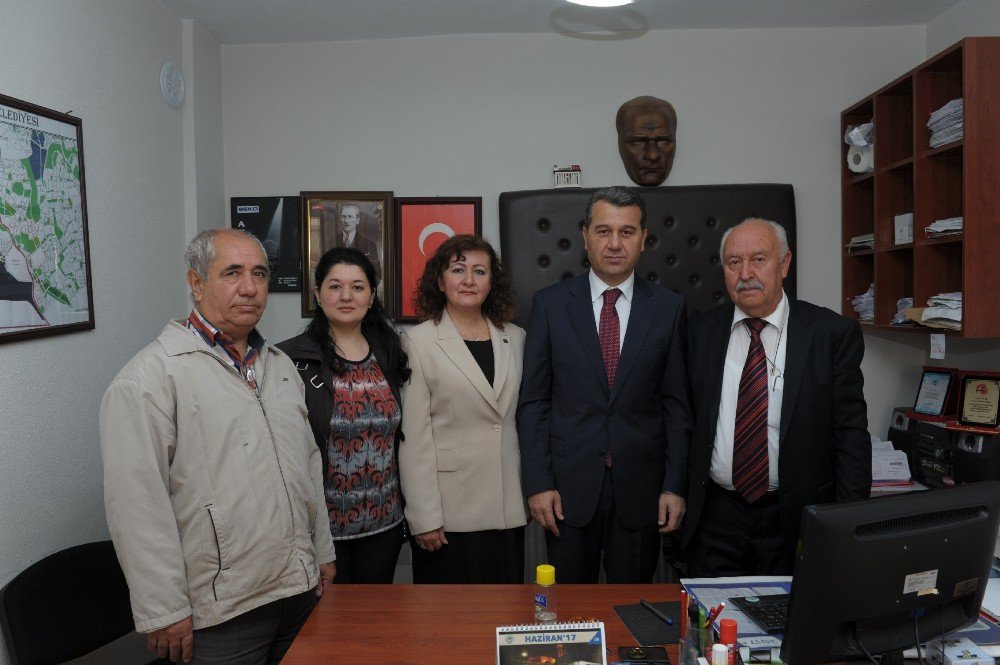 Vali Çelik, Gültepe Mahalle Muhtarı Ali Al’ı Ziyaret Etti