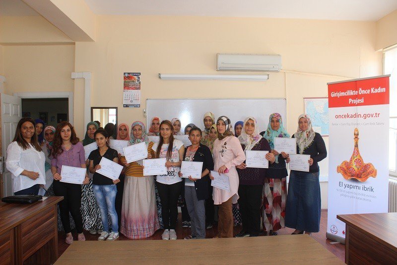 Girişimcilikte ‘Önce Kadın’ Kursiyerlerine Sertifikaları Verildi