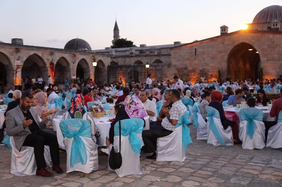 Hayırsever İş Adamı Çınar Ve Fidanları İftarda Buluşturdu