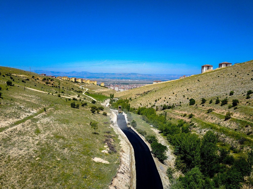 4 Mahallenin Grup Yolu Asfaltlandı