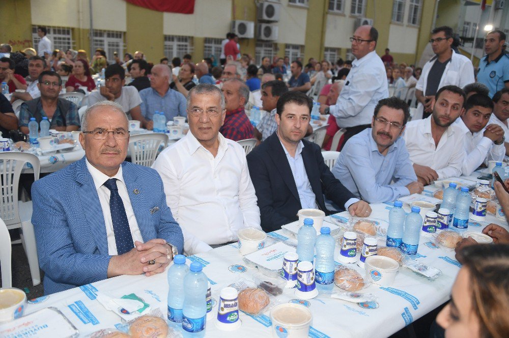 İftar Sofraları Mezitli’de Kuruldu