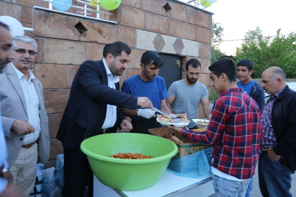 Varto Müftülüğünden Çocuklara İftar Yemeği