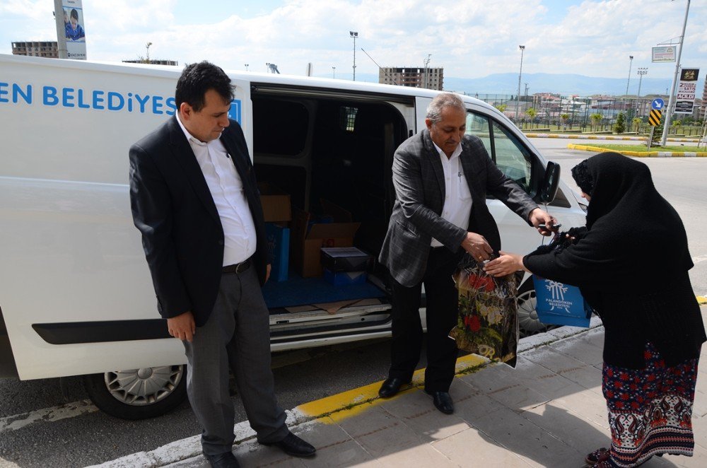 Başkan Bulutlar, Bayram Öncesi Yetimleri Ve Öksüzleri Sevindirdi