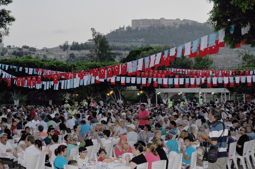 Silifke Belediyesi’nden Parkta İftar