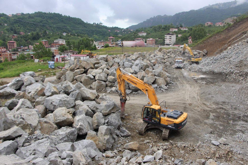 Dağı Delip Taşı Çıkartıyor, Yurt Dışına İhraç Ediyor