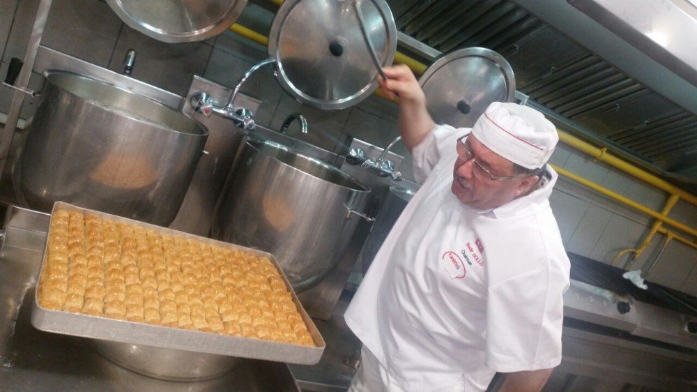 Ünlü Baklavacı Nadir Güllü’den Ramazan Bayramına Özel Baklava Tarifi