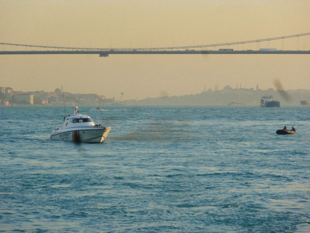 Üsküdar’da Arkadaşlarıyla Denize Giren Genç Kayboldu