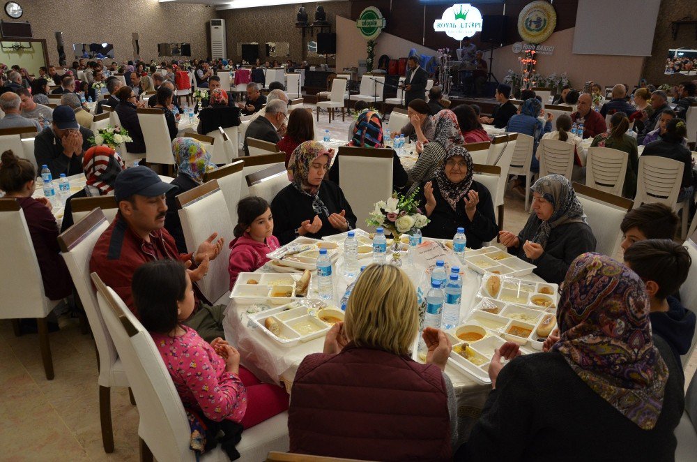 Başkan Bakıcı, Yeşilkent’e Mahalle Konağı Müjdesi Verdi