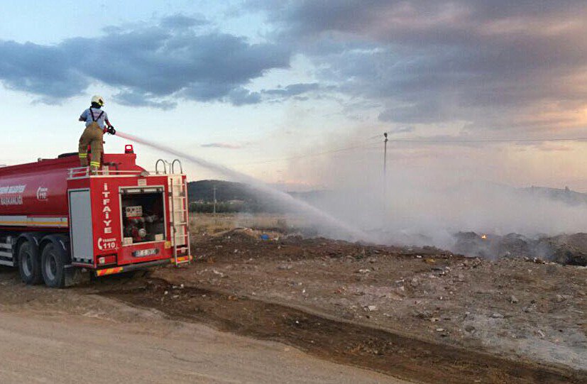 Burhaniye’de Bu Çöplük Hep Yanıyor