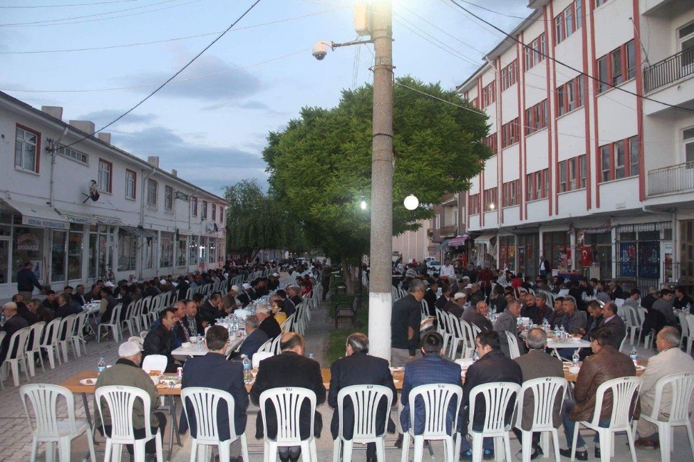 Çavdarhisar Belediyesinden Halka İftar