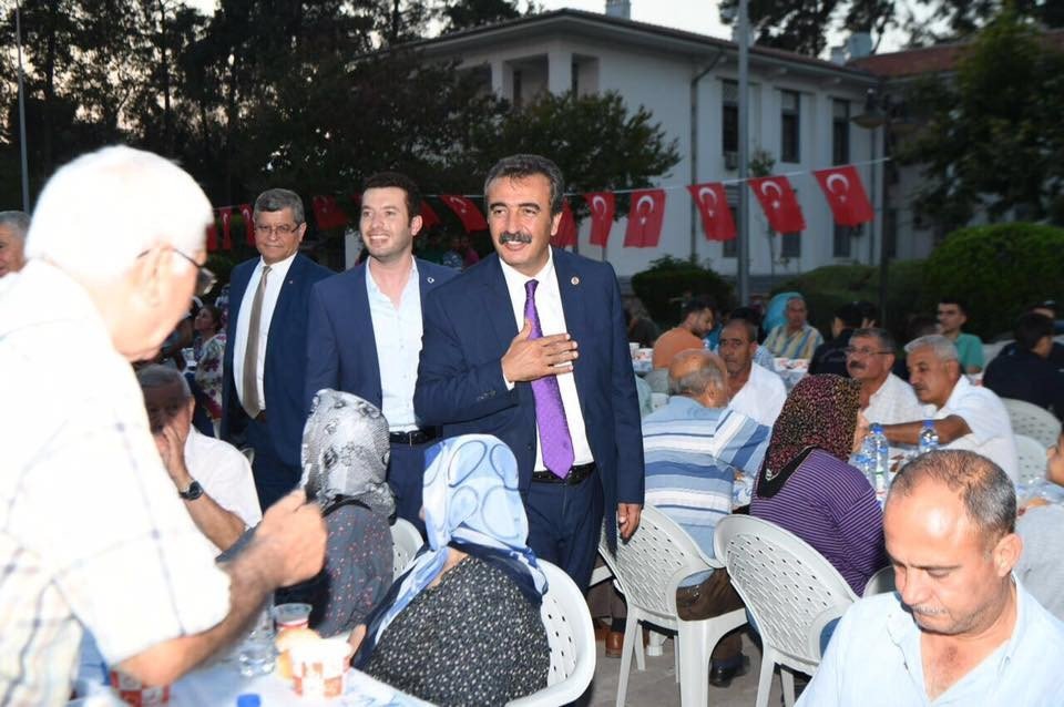 Başkan Çetin, Ceyhan Ve Yüreğir Halkıyla İftar Açtı