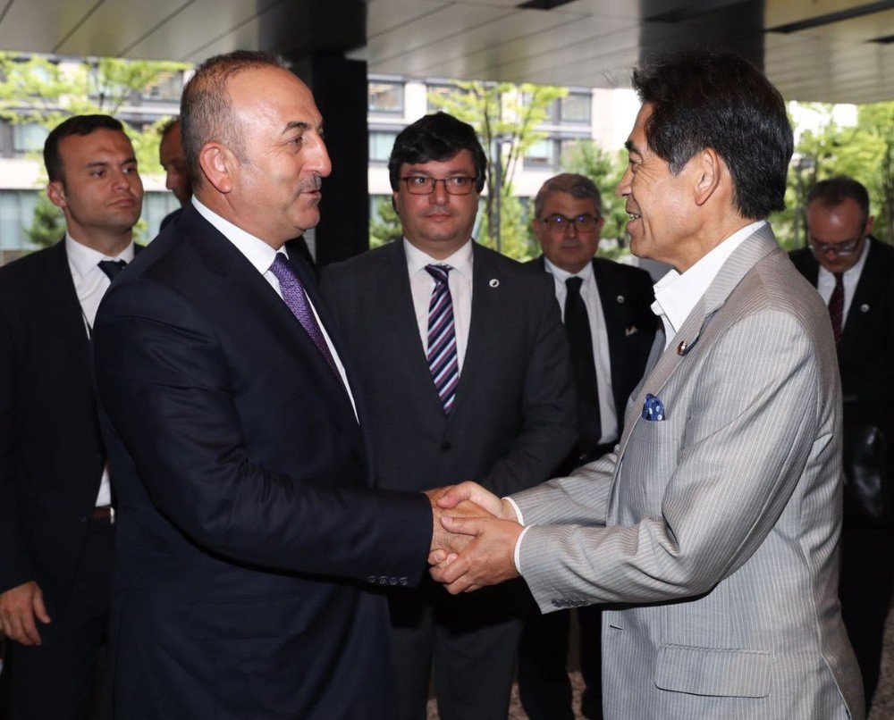 Çavuşoğlu, Japonya’da Parlamentolararası Dostluk Grubu Üyeleriyle Görüştü