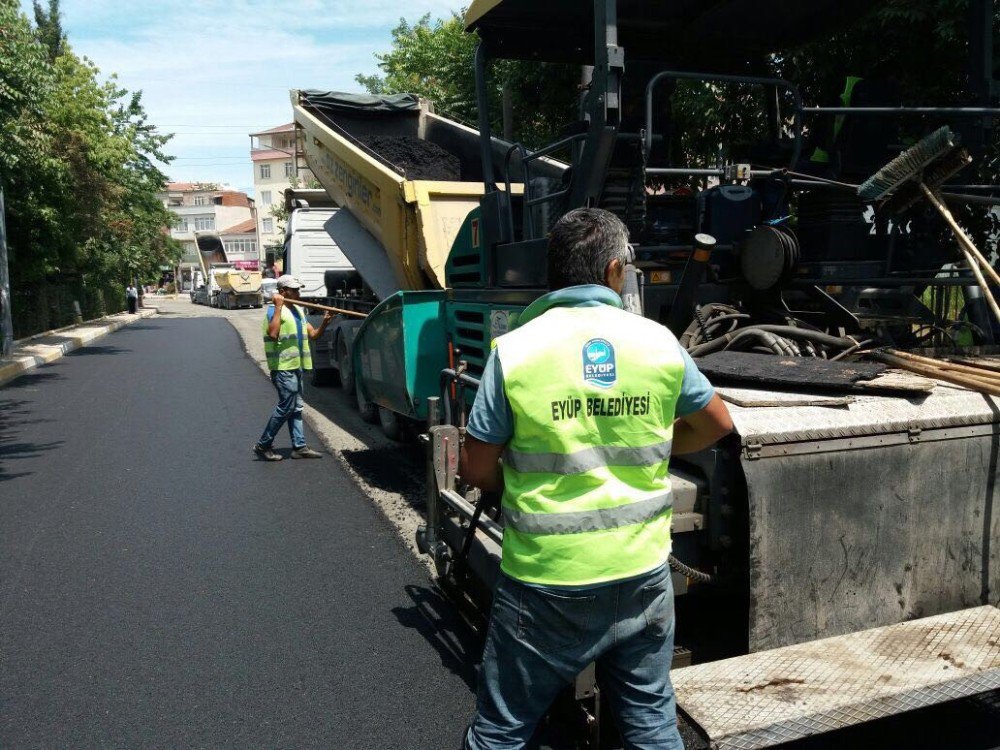 Eyüp’te Yol Bakım Çalışmaları Devam Ediyor