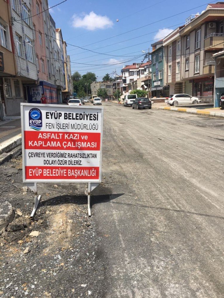 Eyüp’te Yol Bakım Çalışmaları Devam Ediyor