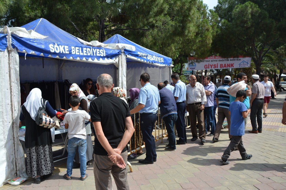 Söke Belediyesi Bayram Öncesi İhtiyaç Sahiplerini Sevindirdi