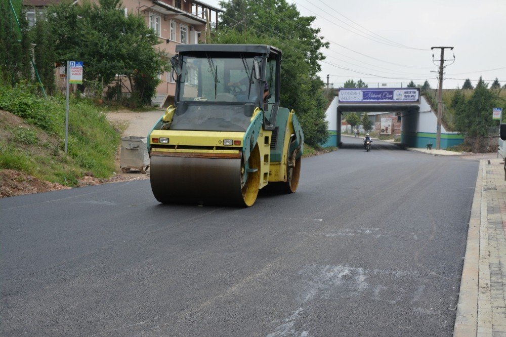 Kartepe’de Asfaltlama Çalışmaları Devam Ediyor