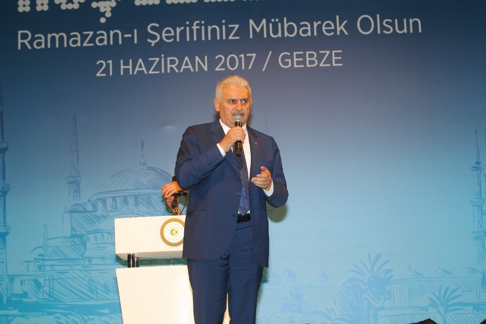 Başbakan Yıldırım: “Yolları Böleriz Ama Türkiye’yi Böldürtmeyiz”