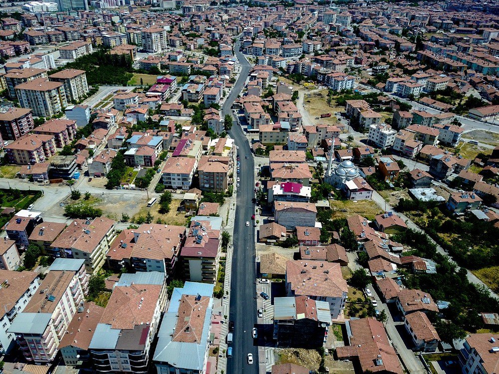 Büyükşehir Belediyesi Bayram Öncesi Asfaltlamaya Hız Verdi