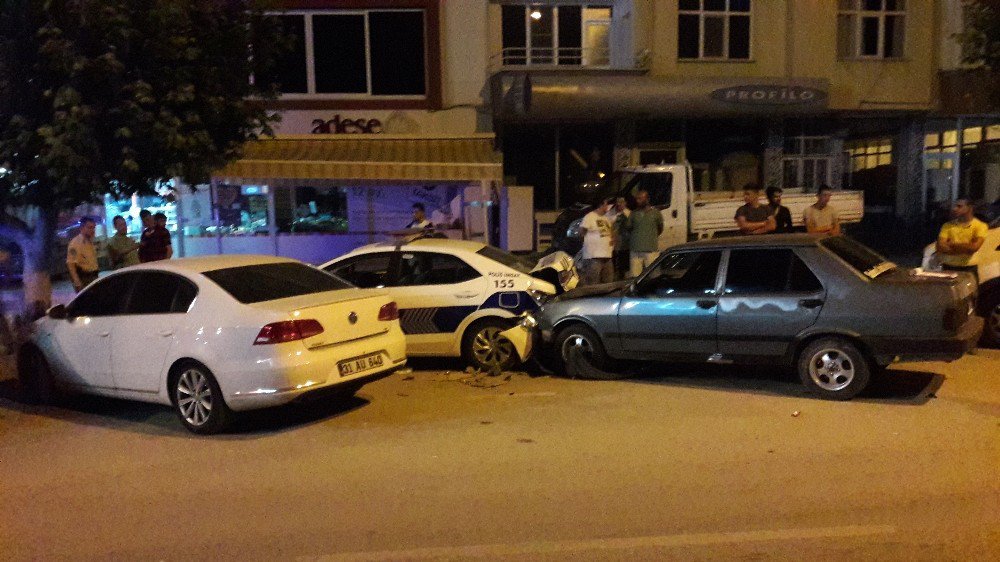 Alkollü Sürücü Park Halindeki Polis Aracına Arkadan Çarptı