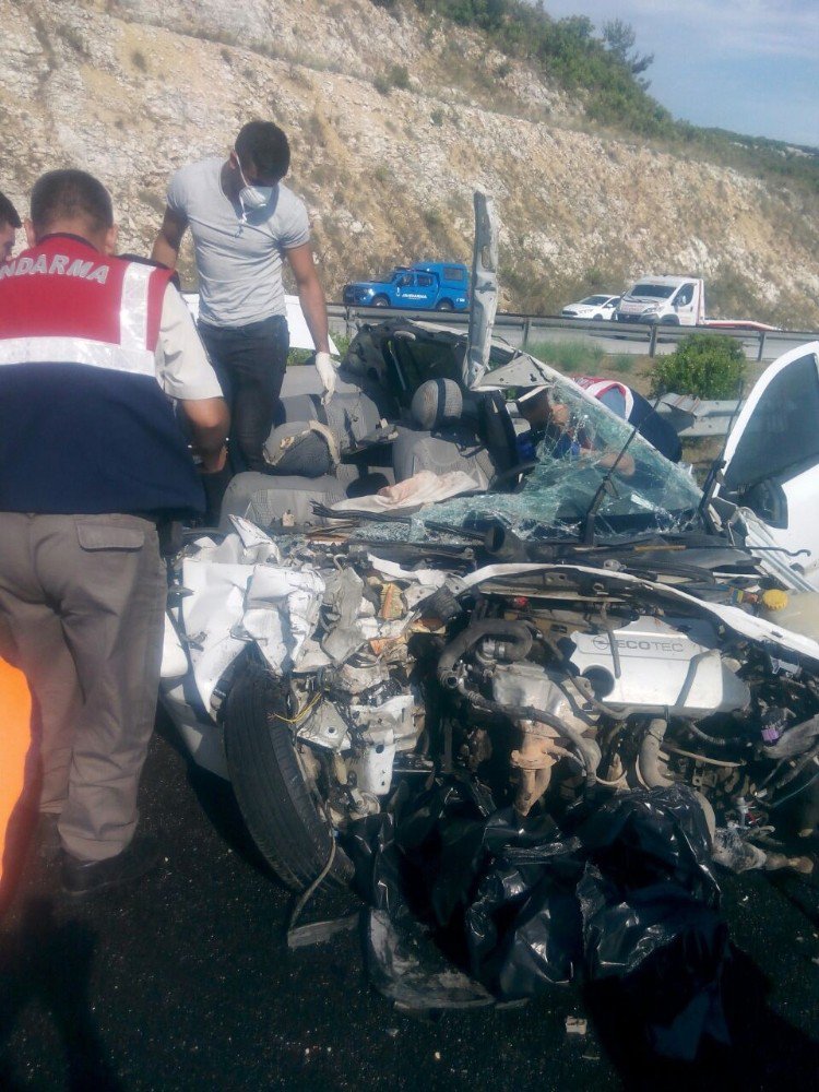 Tarsus’ta Trafik Kazası: 3 Ölü, 3 Yaralı