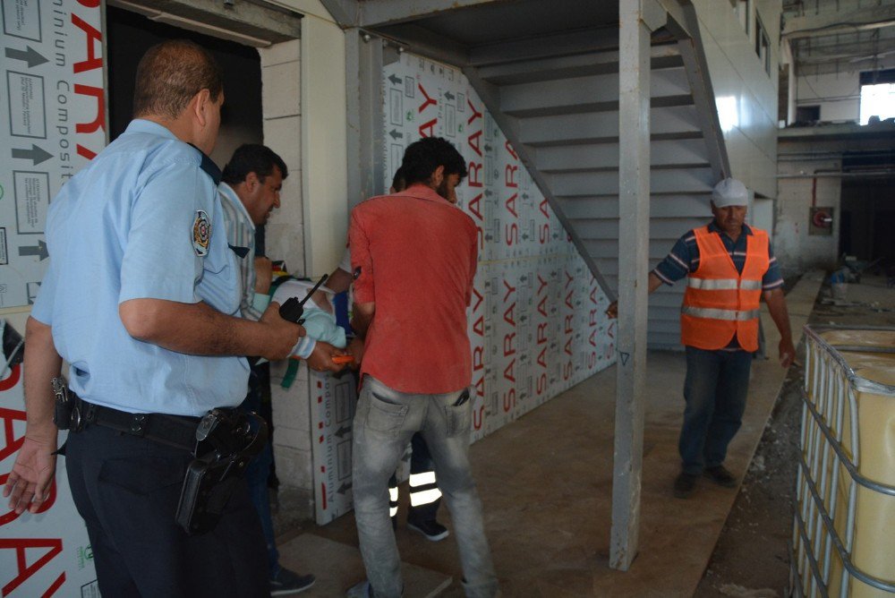 Havaalanı Terminal Binası İnşaatında İş Kazası: 1 Yaralı