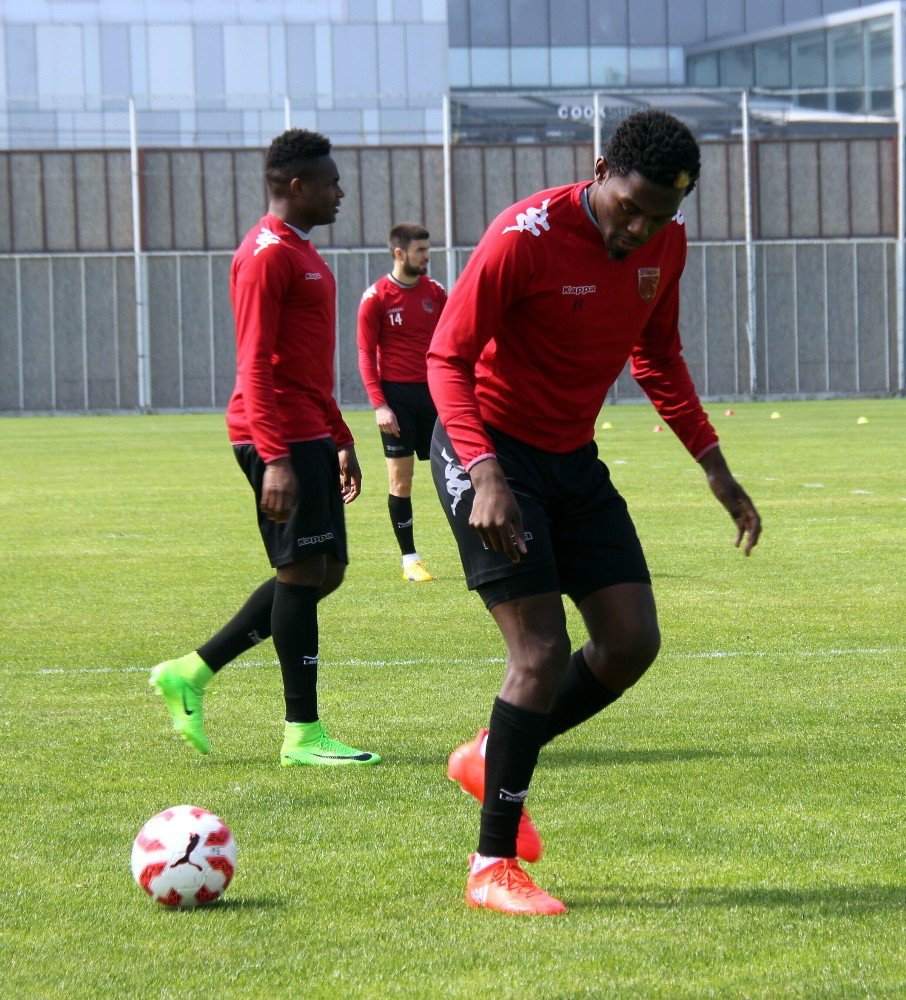 Samsunspor, 3 Futbolcu İle Yollarını Ayırdı