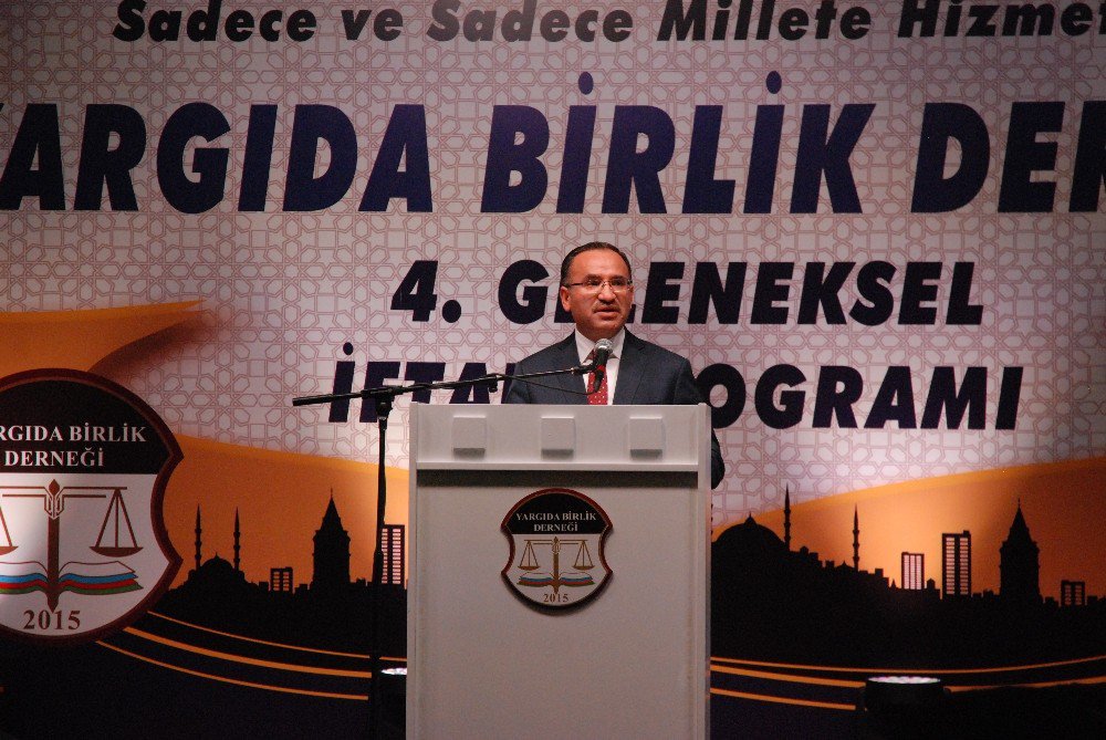 Bakan Bozdağ: "Adalet Sokaklarda Değil, Meşru Zeminlerde Aranır"