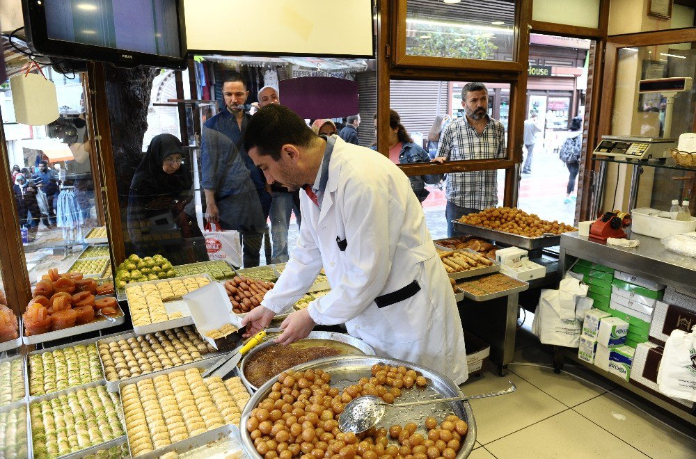 Bayramda Tatlı Alacaklar Dikkat