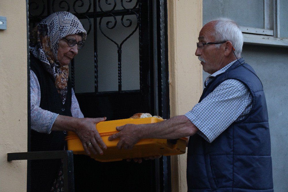 Bu Köyde Evlerde İftar Sofrası Kurulmuyor