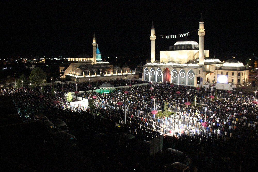 Kadir Gecesi’nde Onbinler Mevlana Meydanı’nda Bir Araya Geldi