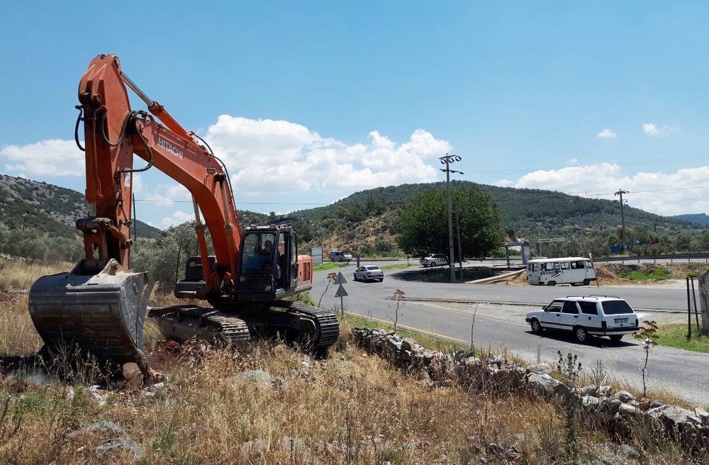 Milas’ta Ölümlü Kazaların Yaşandığı Kavşakta Çalışmalar Başladı