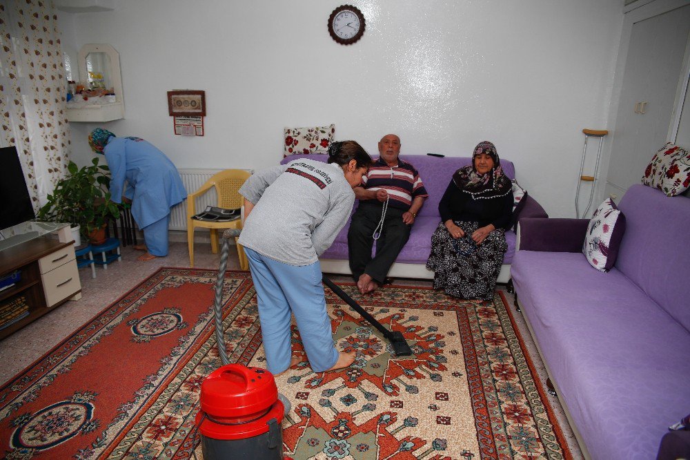 Şehitkamil’in Bayram Temizliği Yaşlıları Sevindirdi