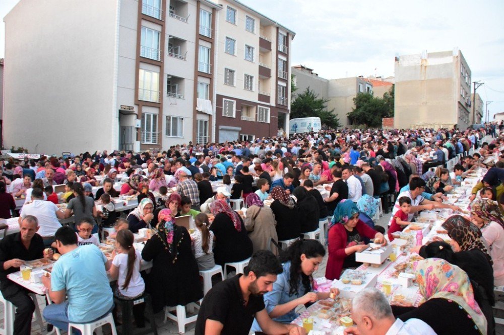 2 Bin Süleymanpaşalı Oruçlarını Birlikte Açmanın Mutluluğunu Yaşadı