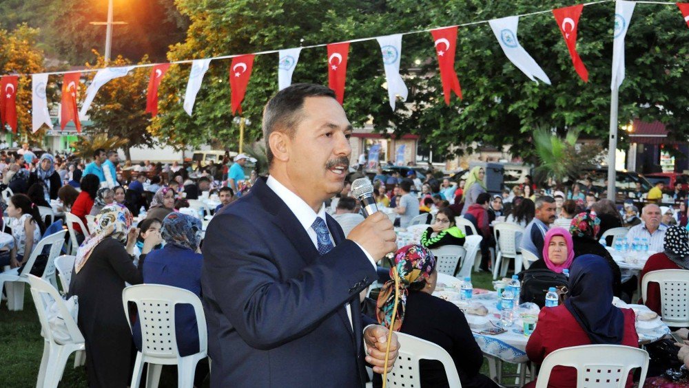 Uysal’dan 3 Bin 500 Kişiye İftar