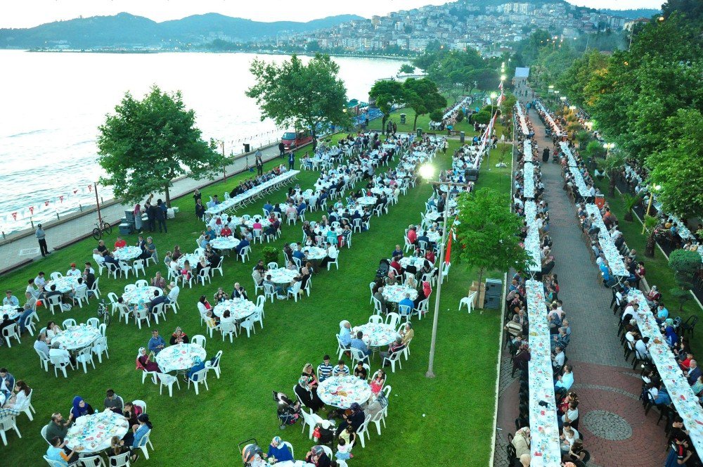 Uysal’dan 3 Bin 500 Kişiye İftar