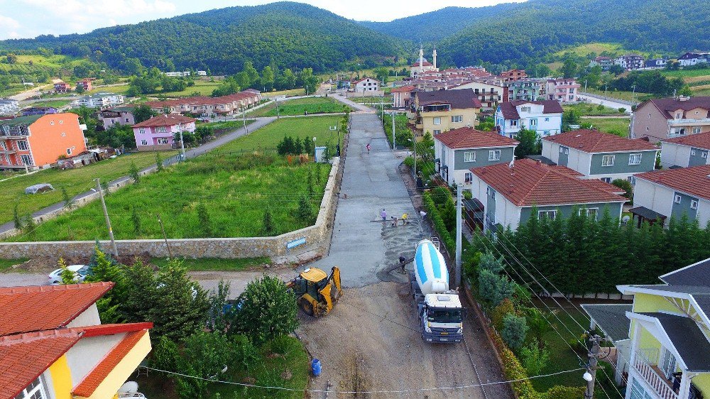 Cadde Ve Sokaklara Düzenleme Çalışması Sürüyor