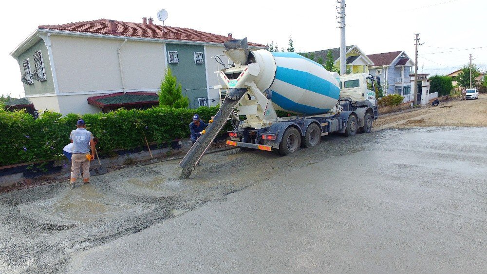 Cadde Ve Sokaklara Düzenleme Çalışması Sürüyor