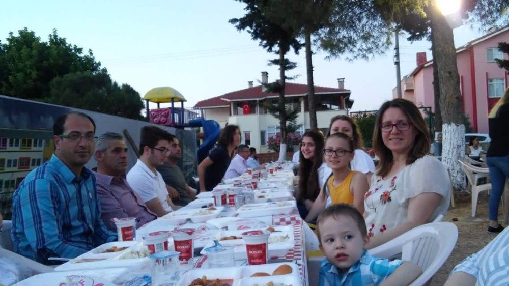 Biga Devlet Hastanesi Personeli İftar Yemeğinde Buluştu